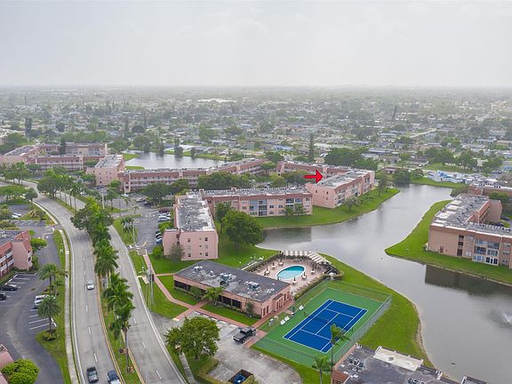 5th image of 9460 Sunrise Lakes Boulevard #205