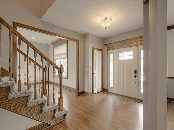 4th image of 1004 Aspen Dr