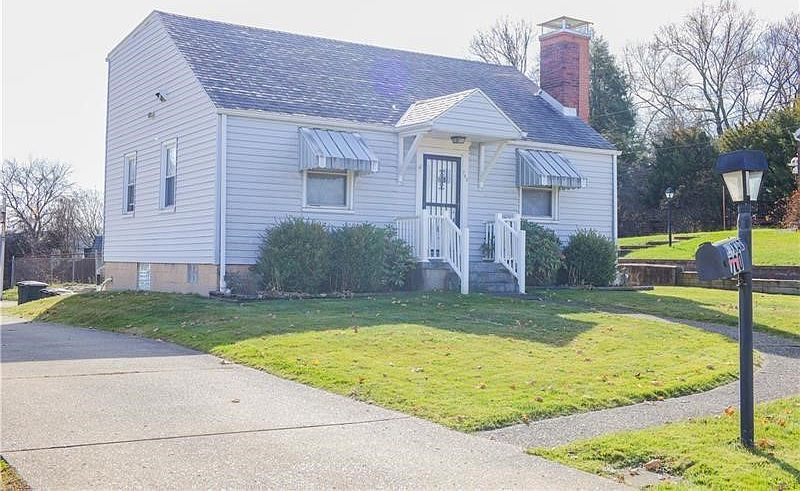 1st image of 700 3rd St