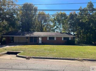 300 Redwater Rd, Wake Village, TX 75501