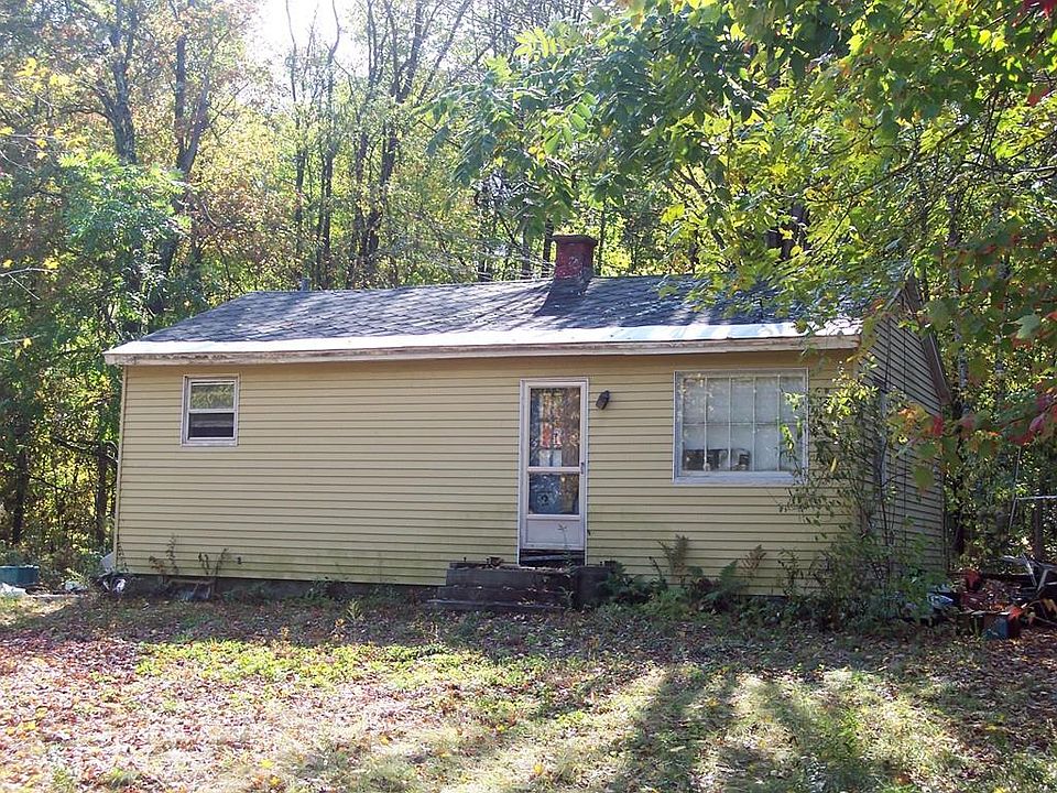 2nd image of 23 Robbins Rd