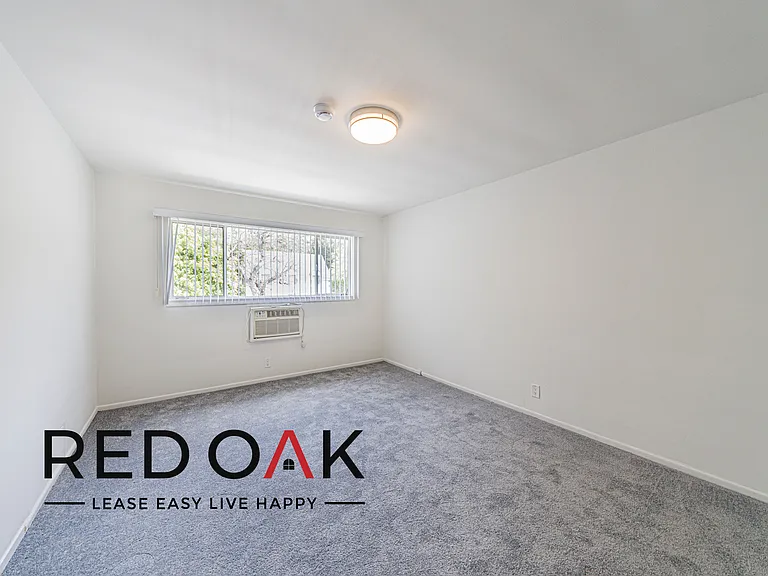 Laurel Garden Apartments — Photo 31
