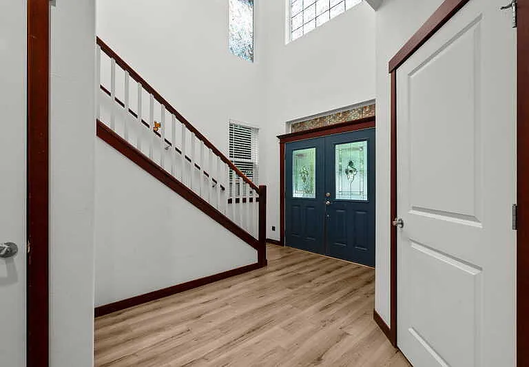 18410 42nd Ave SE — Photo 2