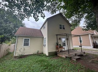 1507 E Washington St, Clinton, IL 61727
