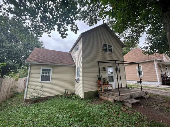 1507 E Washington St, Clinton, IL 61727