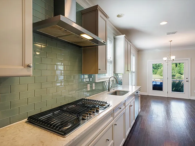 1309 Enfield Ln — Photo 14