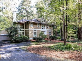 1071 Dawn View Ln NW, Atlanta, GA 30327