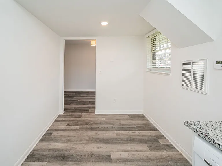 Cliff Terrace — Photo 14