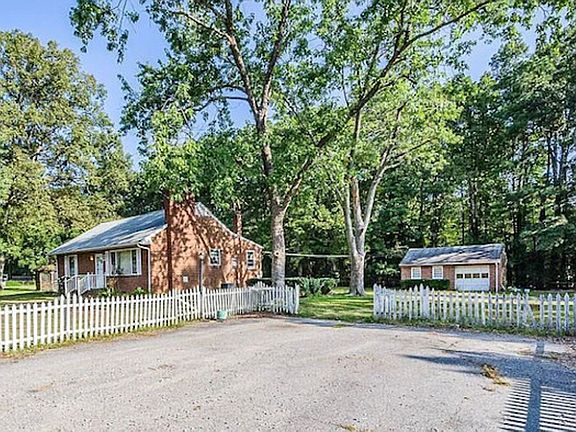 2nd image of 1450 Lange Dr