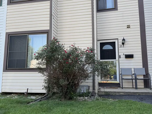 21 Coachlight Ct, New Castle, DE 19720