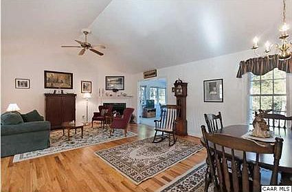 3rd image of 28 Acre Ln