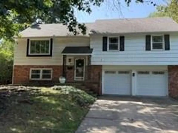 6624 Marty St, Overland Park, KS 66202