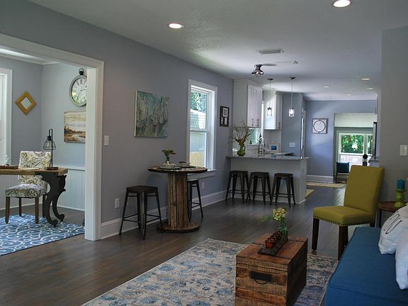 2nd image of 728 Luna St