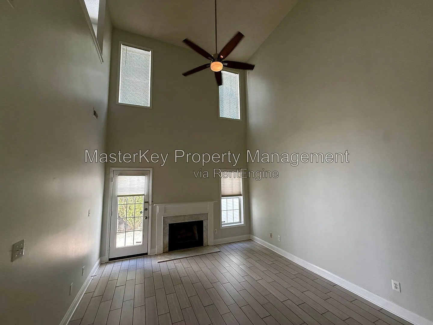 3 bed, 2.5 bath, 1890 sqft, $2,000 — Photo 3