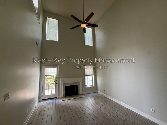 3rd image of 114 Pointe Crest Ct