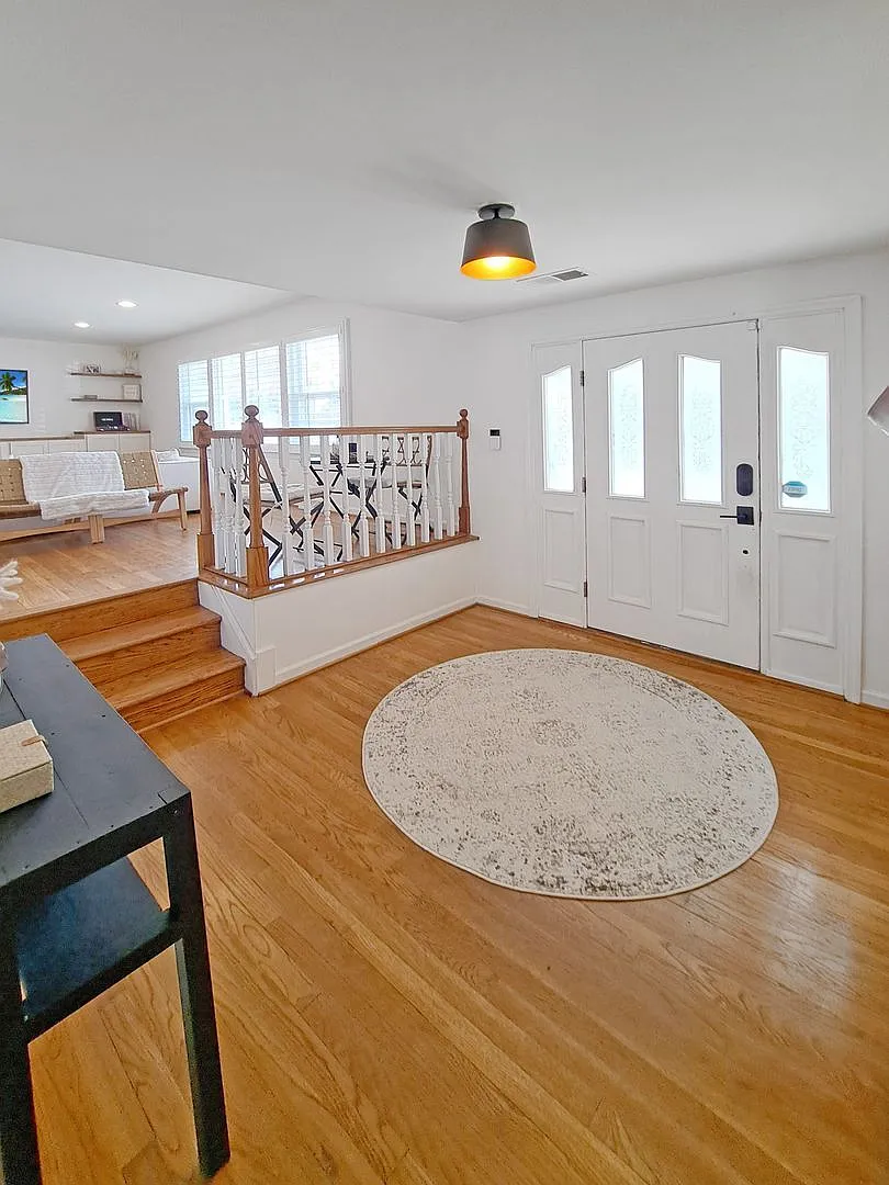 4 bed, 3.0 bath, 1810 sqft, $3,150 — Photo 4