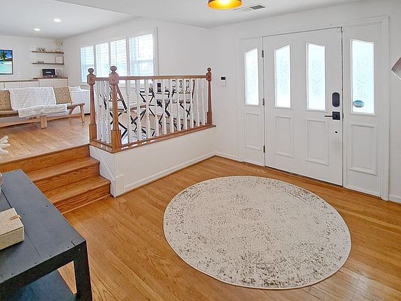 4th image of 1904 Taylor Ave