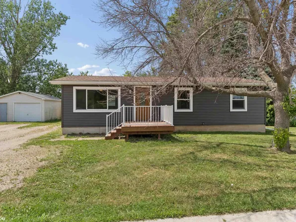90 Seymour Ave, Garner, IA 50438