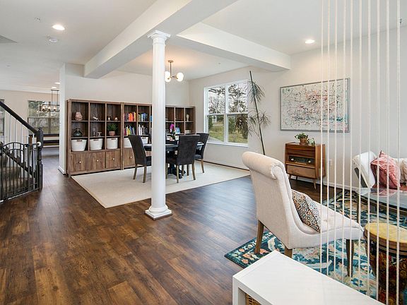 3rd image of 18 Eden Terrace Ln