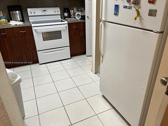 4th image of 9300 Fontainebleau Blvd #E309
