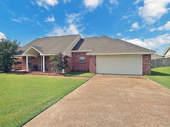 2nd image of 218 White Oak Pl