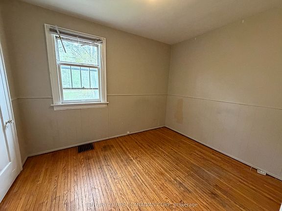 3rd image of 200 Huron St