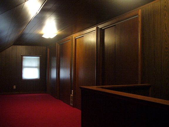 4th image of 652 Yale Dr