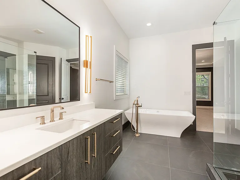2405 Trenton Park Ln — Photo 27