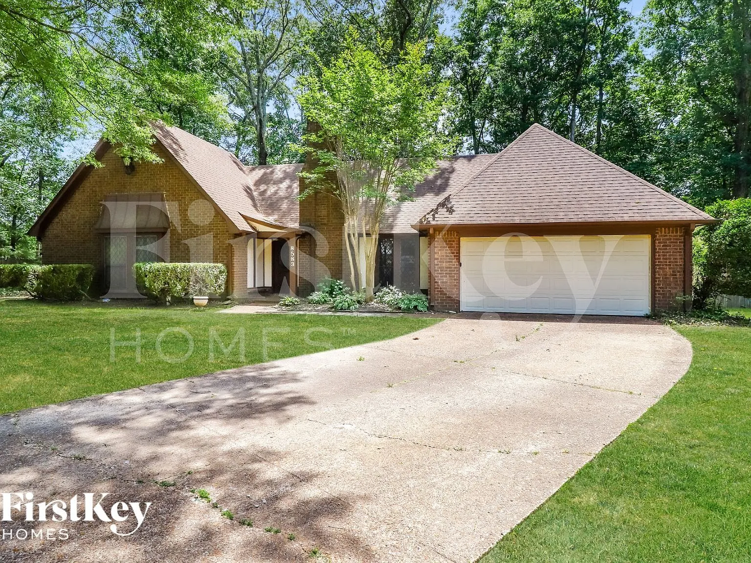 4 bed, 2.5 bath, 1989 sqft, $1,930 — Photo 2