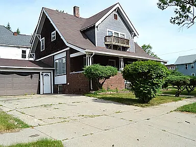 525 Owen St — Photo 2