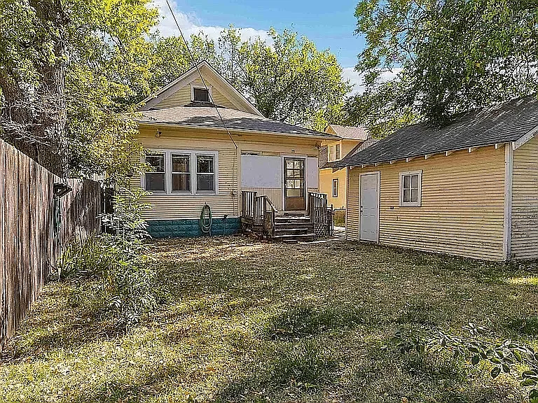 515 S Vine St — Photo 34