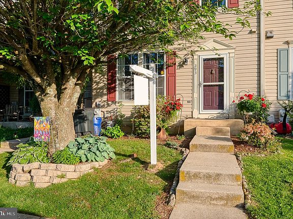 2nd image of 293 Spencer Cir