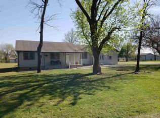 702 S Maple St, Douglass, KS 67039