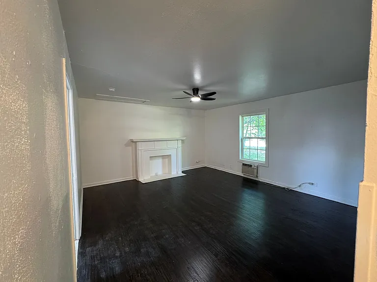 402 N Jefferson St — Photo 13