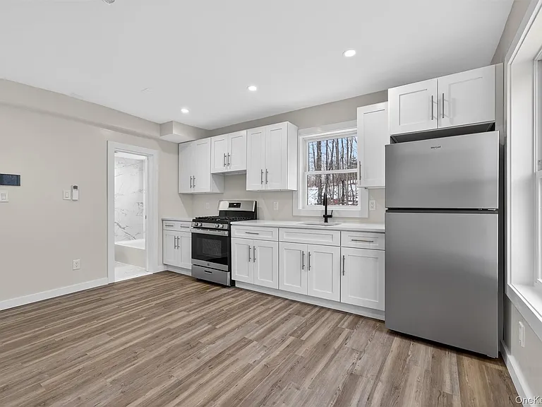 303 Main St #2R — Photo 5