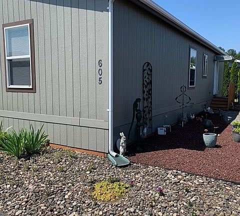 2nd image of 300 SW 7th Ave Unit 605