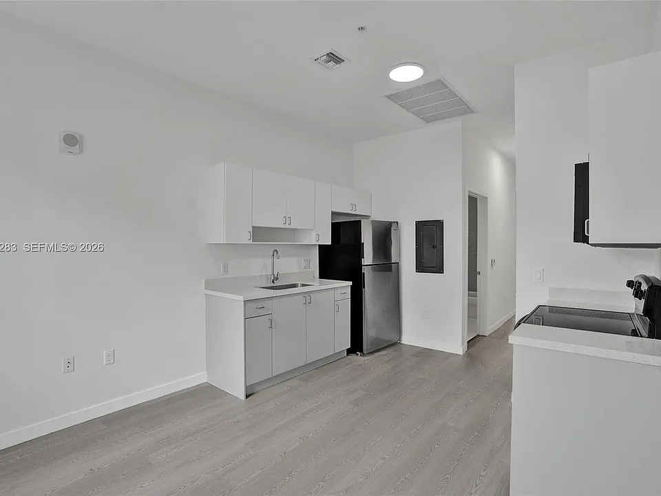 1567 NW 1st St #3