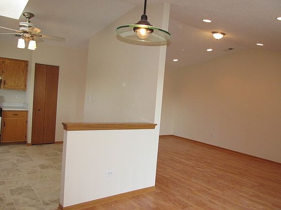 5th image of 9120 W 95th St APT 3A