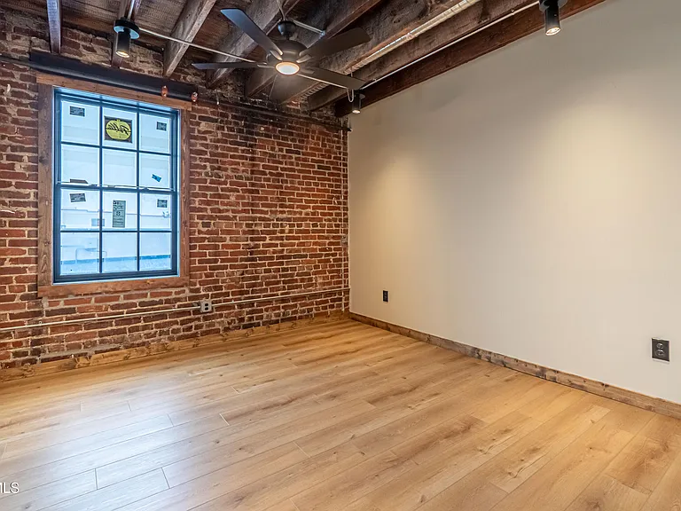 453 E Main St #400 — Photo 10