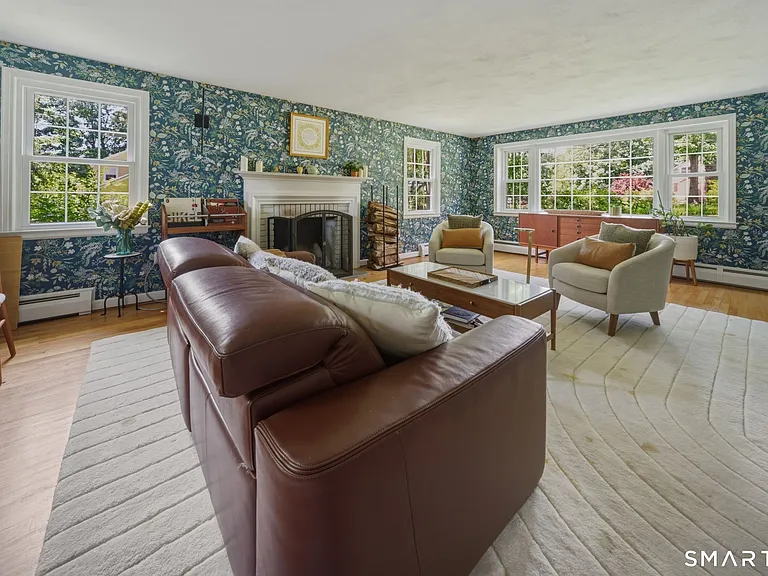 32 Fox Den Rd — Photo 8