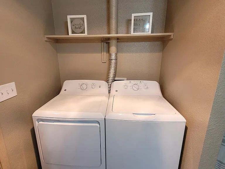 Overlook Pointe Apartments — Photo 21
