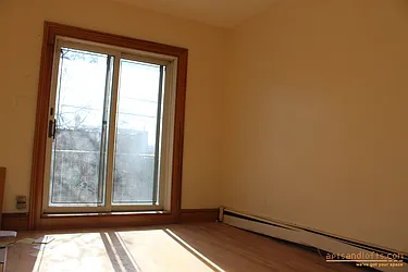 Rented by aptsandlofts.com