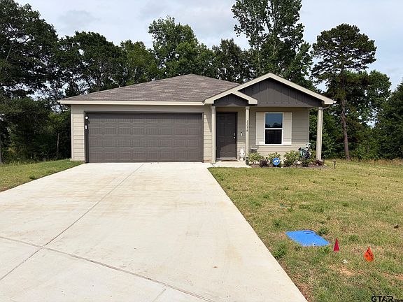 2nd image of 1196 Clover Ct