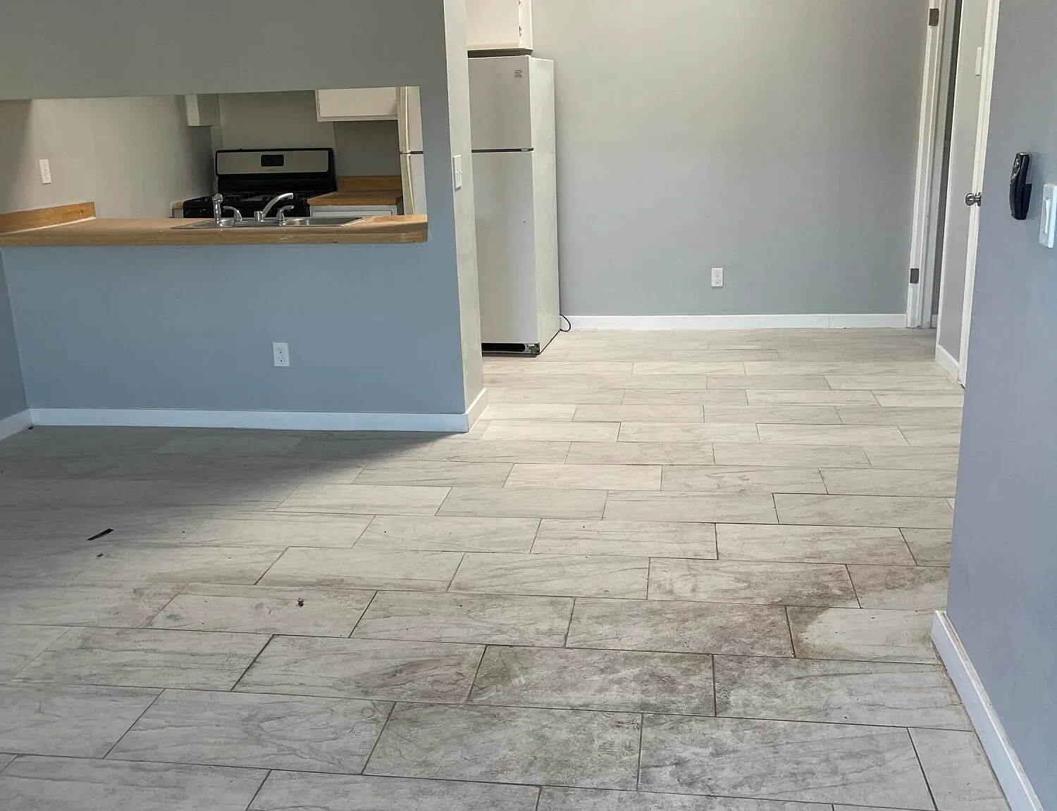 2 bed, 1.0 bath, 798 sqft, $1,200 — Photo 2