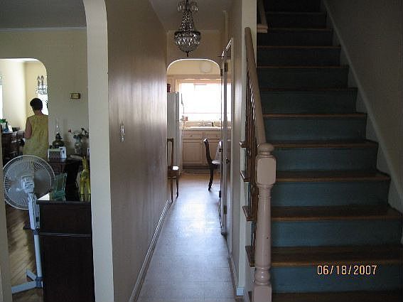 Side Hall!