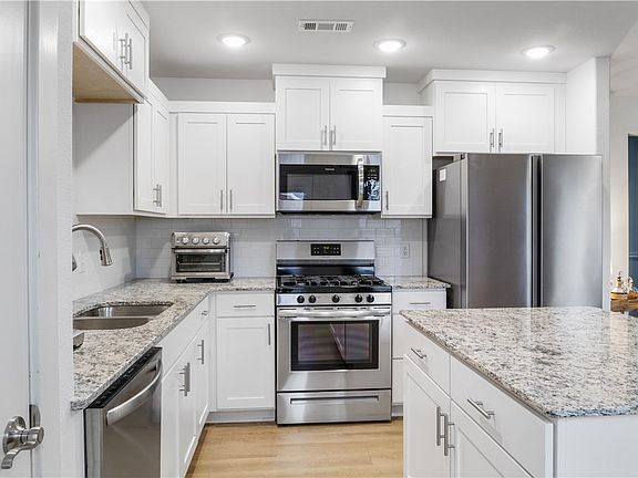 5th image of 5820 W Holdcroft Dr