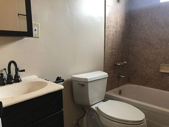 3rd image of 108 S Grandview Ave APT B