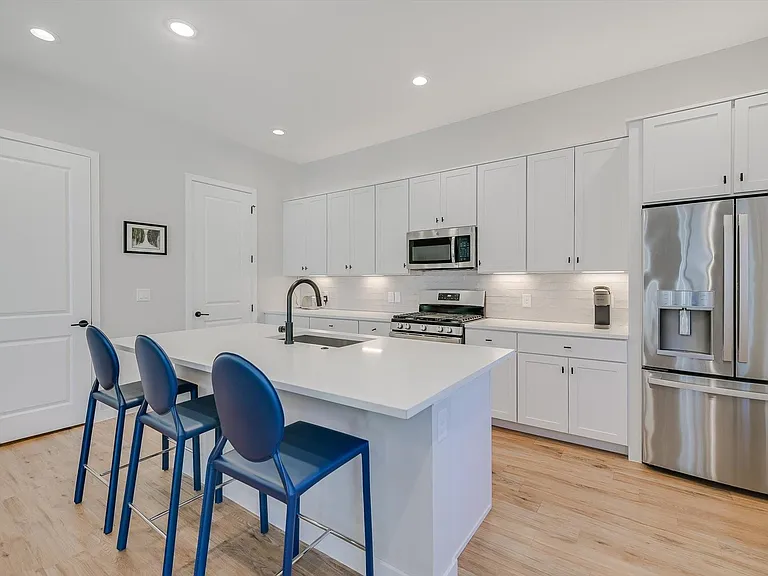 3809 Valley View Rd #7 — Photo 9