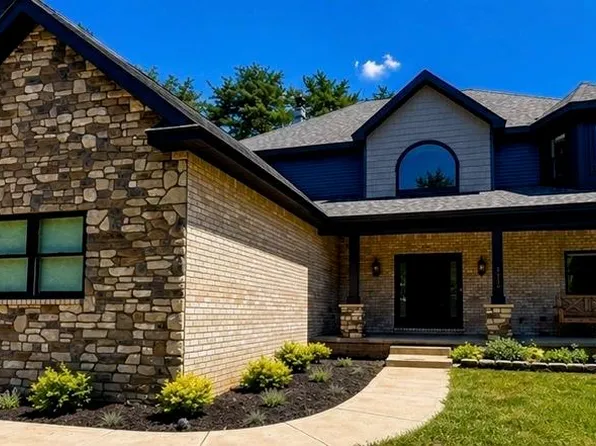 3705 High Hillcrest Dr, Howell, MI 48843