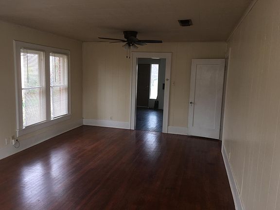 2nd image of 2412 Vincent St